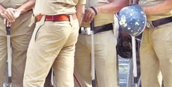 सहकारी बैंक घोटाला: FIR में छेड़छाड़ पर थाना प्रभारी और प्रधान आरक्षक निलंबित!