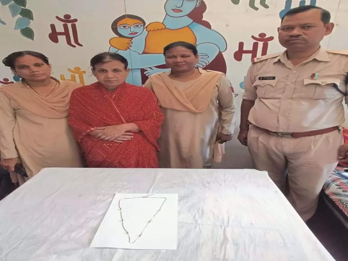 रायपुर: सीसीटीवी फुटेज से हुई चोर महिला की पहचान, सोने की चैन के साथ गिरफ्तार