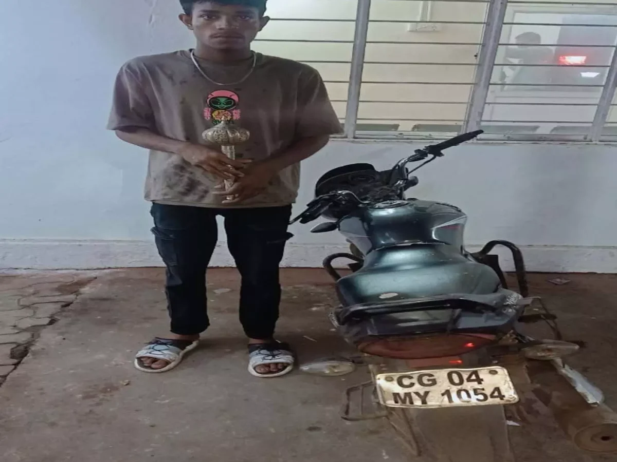 माना कैम्प में हनुमान मंदिर से चोरी का मामला सुलझा, दो आरोपी गिरफ्तार