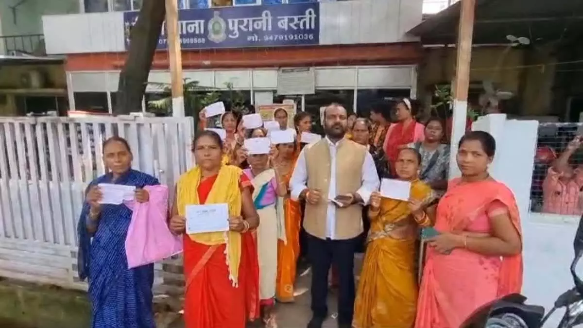 रायपुर: रोजगार का झांसा देकर महिलाओं से ठगी, पीड़ितों ने थाने में दर्ज कराई शिकायत