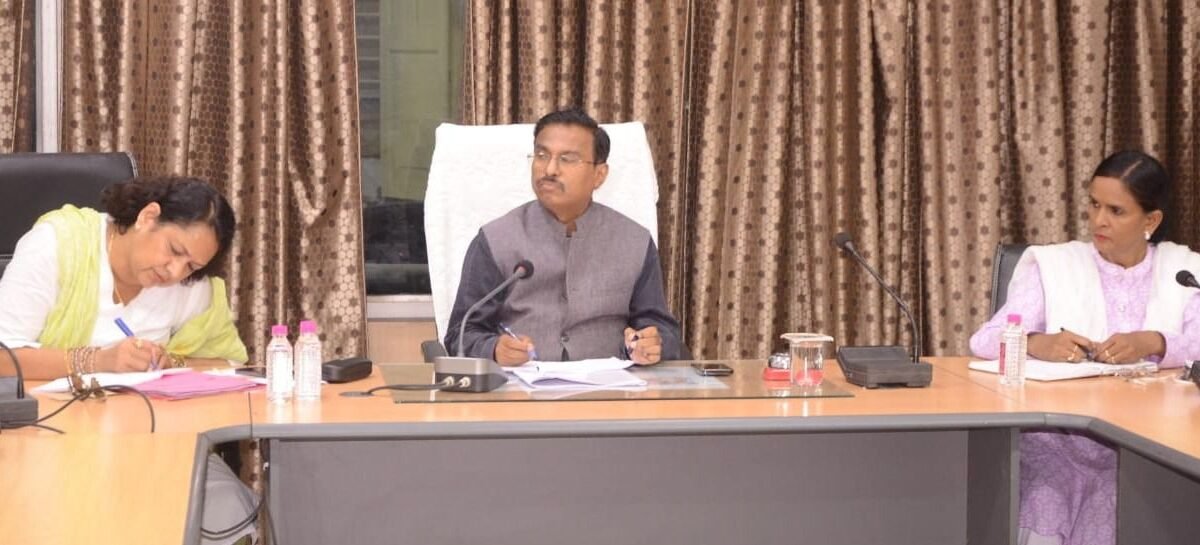 रायपुर में अधिकारी-कर्मचारियों की उपस्थिति पर नजर रखेगा संभागायुक्त