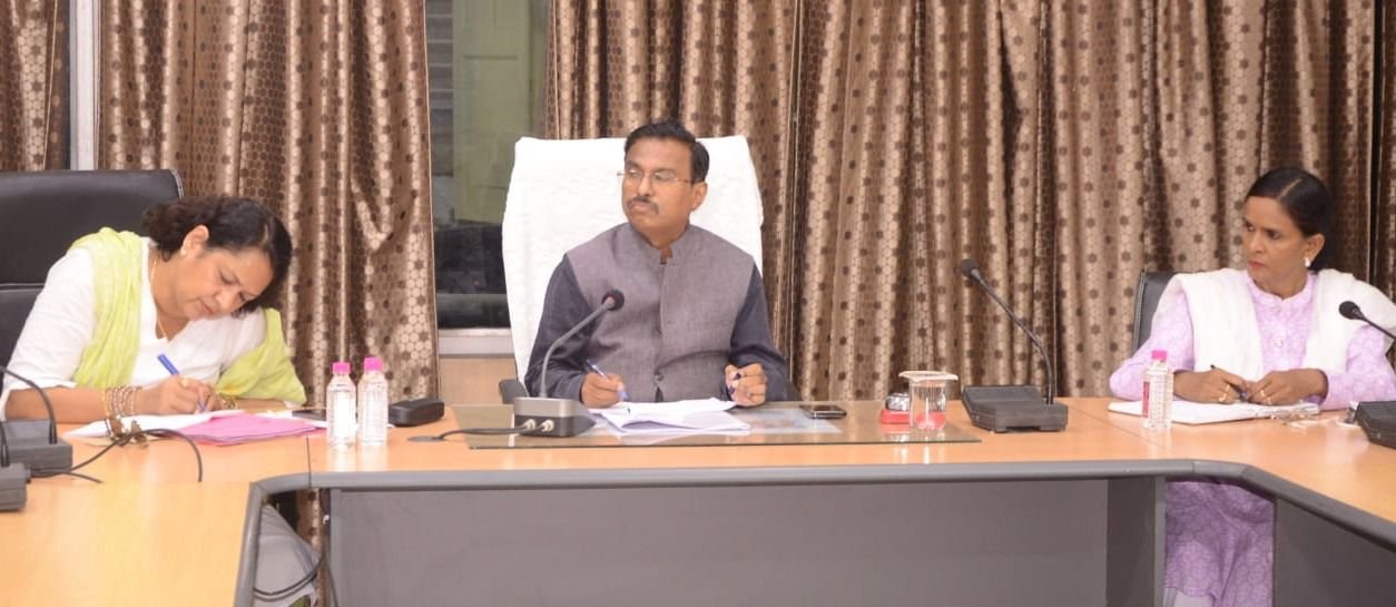 रायपुर में अधिकारी-कर्मचारियों की उपस्थिति पर नजर रखेगा संभागायुक्त