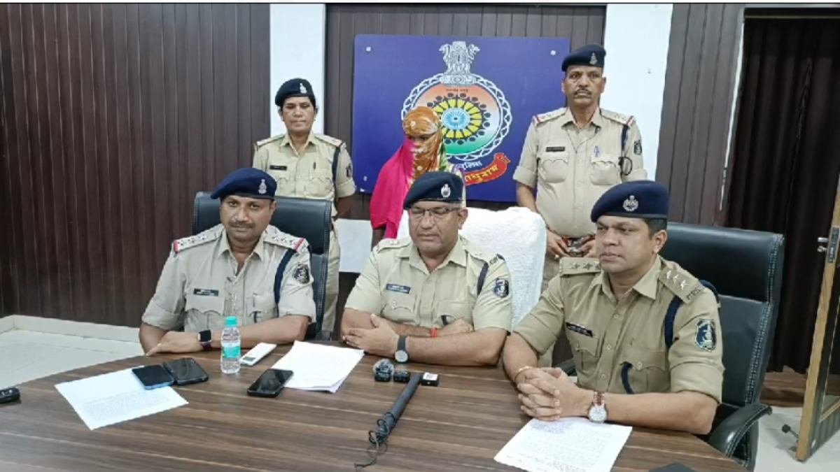 चौकीदार की हत्या का राज खोला, लिव-इन पार्टनर निकली कातिल!