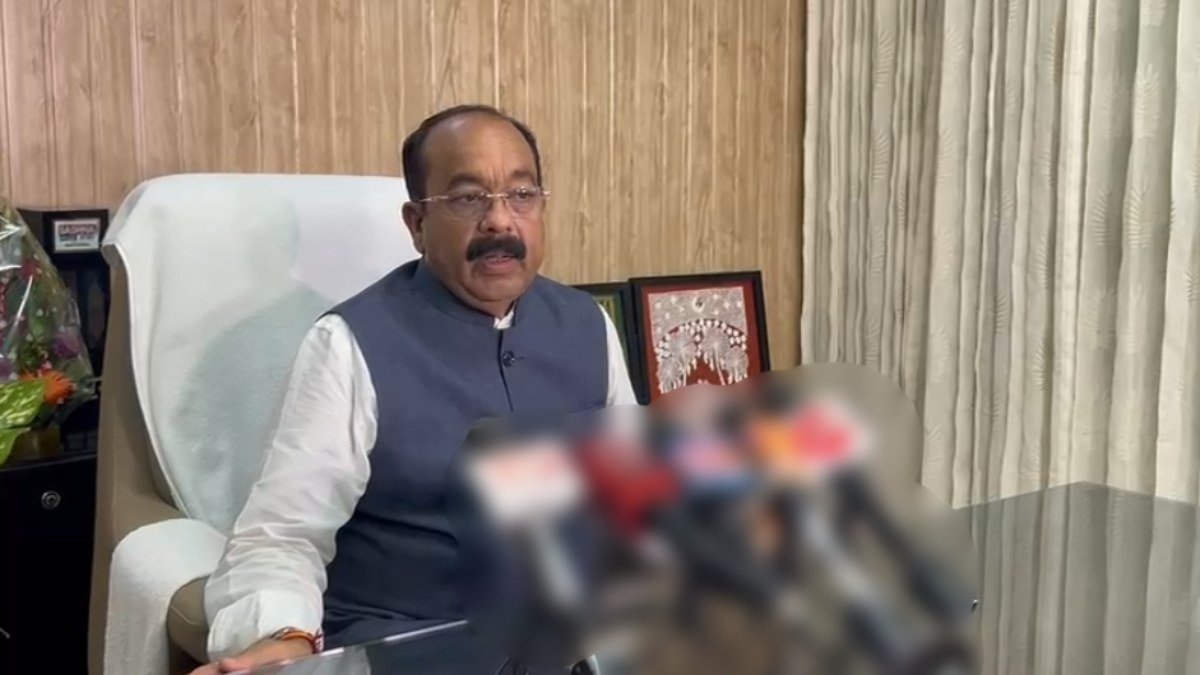 रायपुर में लाइट मेट्रो को लेकर उपमुख्यमंत्री ने महापौर एजाज ढेबर पर लगाया "भद्दा मजाक" का आरोप