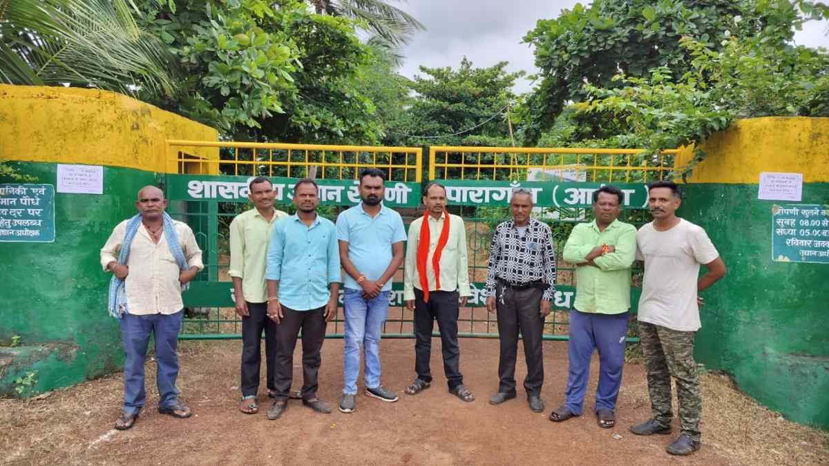 आरंग: जन्माष्टमी की आड़ में उद्यान अधीक्षक की मनमानी, नर्सरी में ताला, कर्मचारी नाराज!