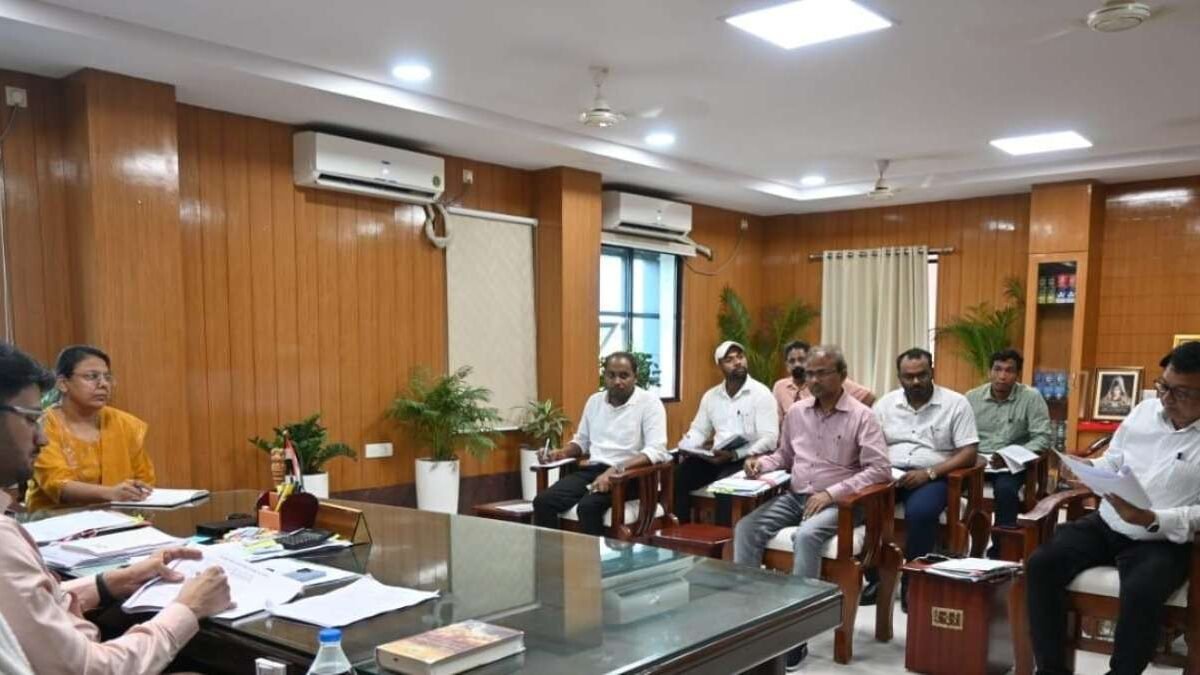 बलौदाबाजार: जल जीवन मिशन में लापरवाही बर्दाश्त नहीं, 5 ठेकेदार ब्लैकलिस्ट, 70 पर जुर्माना