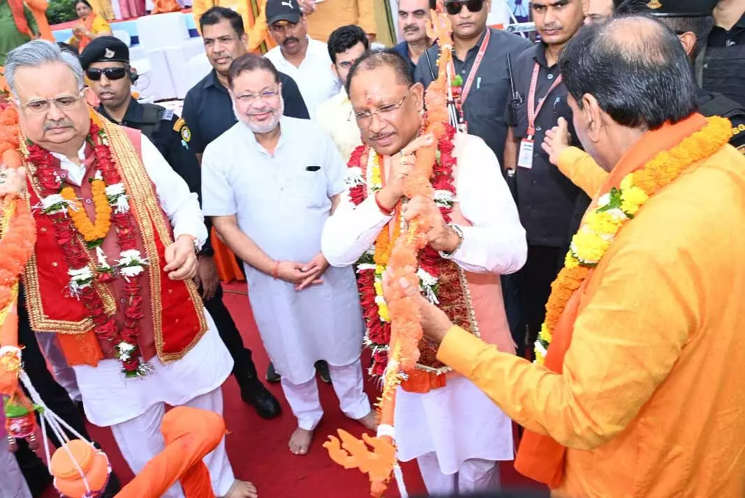 रायपुर में उमड़ा शिवभक्तों का सैलाब: CM विष्णुदेव साय भी हुए कावड़ यात्रा में शामिल!