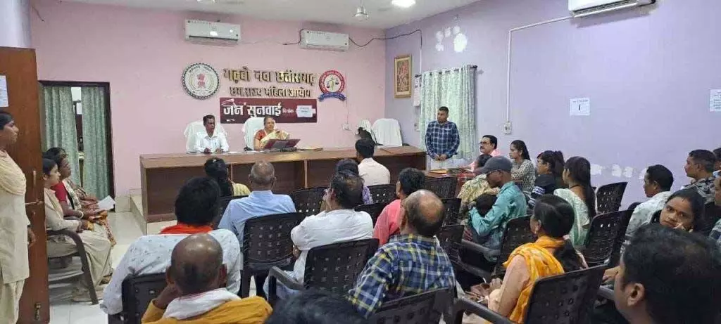 रायपुर: स्कूल में शिक्षक-शिक्षिका के अवैध संबंधों का मामला, महिला आयोग ने भेजा निलंबन का पत्र