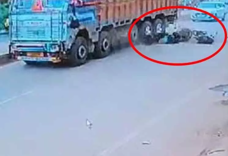 धमतरी में दर्दनाक सड़क हादसा: ट्रक की चपेट में आकर युवक की मौत