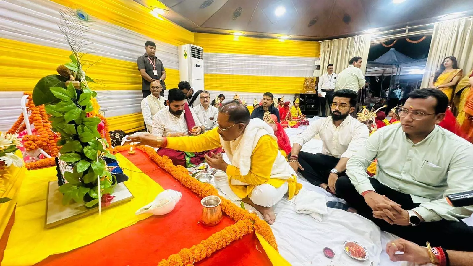 रायपुर: नन्हे राधा-कृष्णों संग CM विष्णुदेव साय ने मनाई जन्माष्टमी, मुख्यमंत्री निवास हुआ गुलजार!
