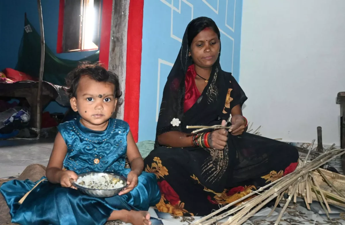 बलौदाबाजार: प्रधानमंत्री आवास योजना ने कमार परिवार को दिया सुरक्षित छत का सपना!