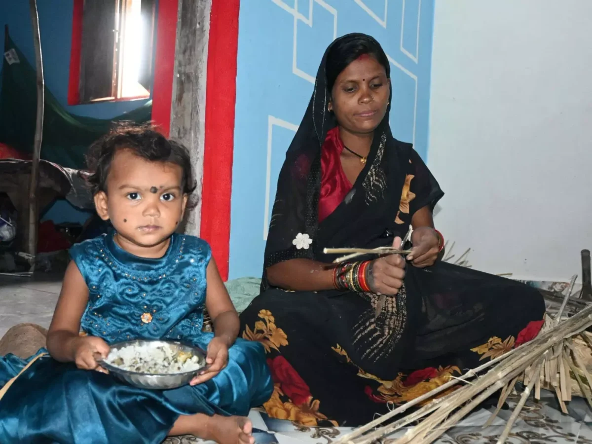 बलौदाबाजार: प्रधानमंत्री आवास योजना ने कमार परिवार को दिया सुरक्षित छत का सपना!