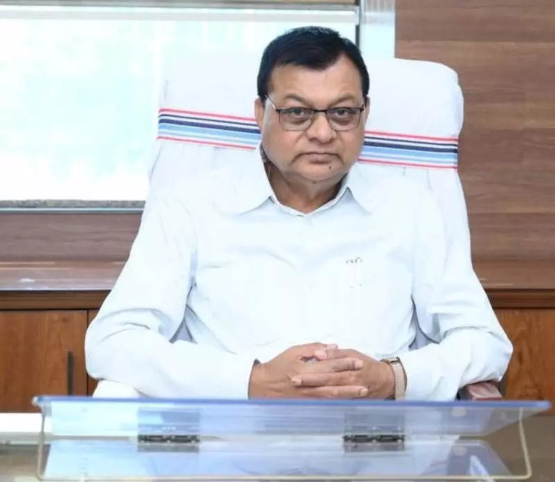 मुंगेली में प्रभारी मंत्री देवांगन का दौरा: जिला स्तरीय अधिकारियों की बैठक और योजनाओं की समीक्षा