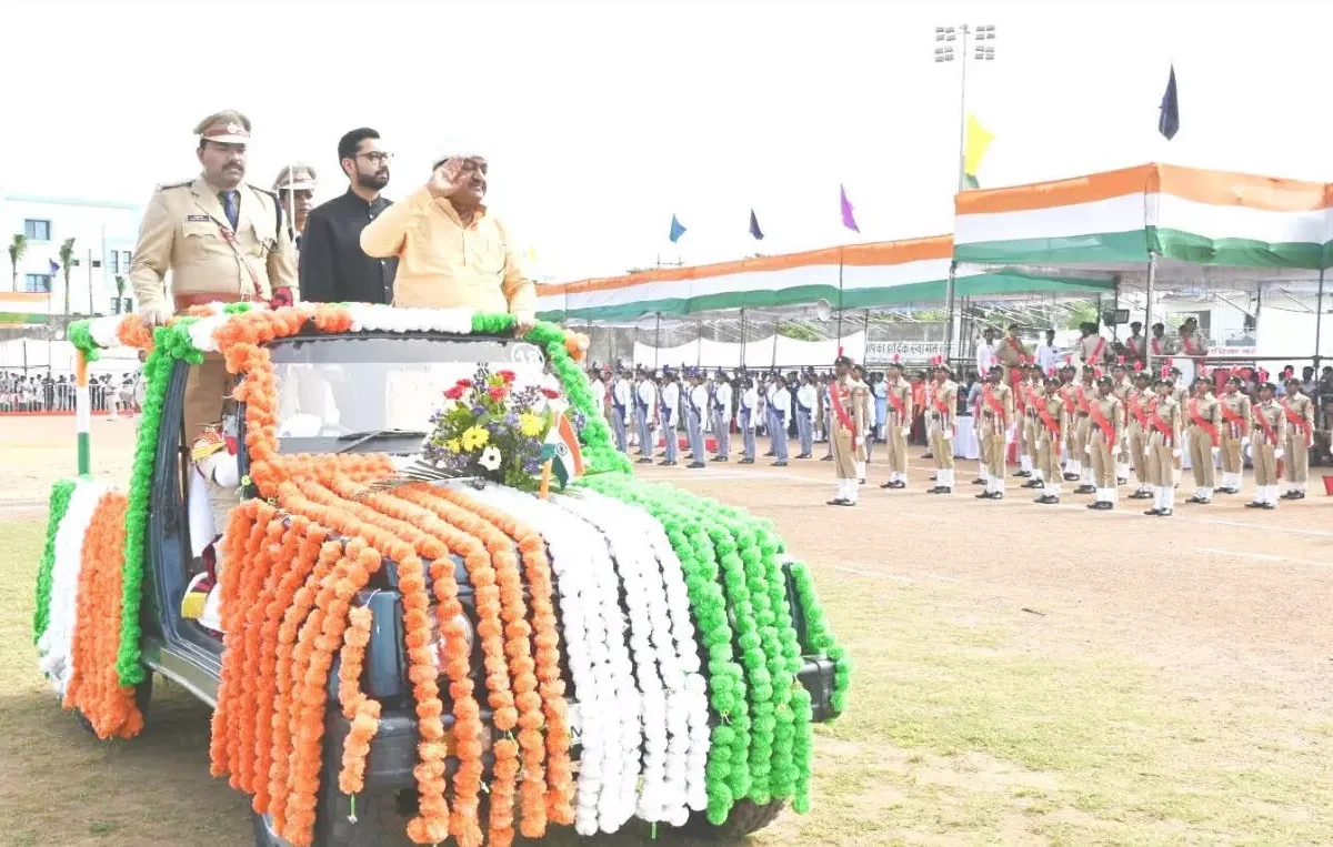 महासमुंद में 78वां स्वतंत्रता दिवस धूमधाम से मनाया गया