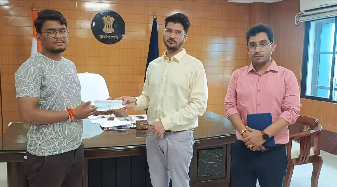 मुख्यमंत्री का उदारतापूर्ण कदम: देवा केसरवानी को मिला 5 लाख रुपये का स्वेच्छानुदान