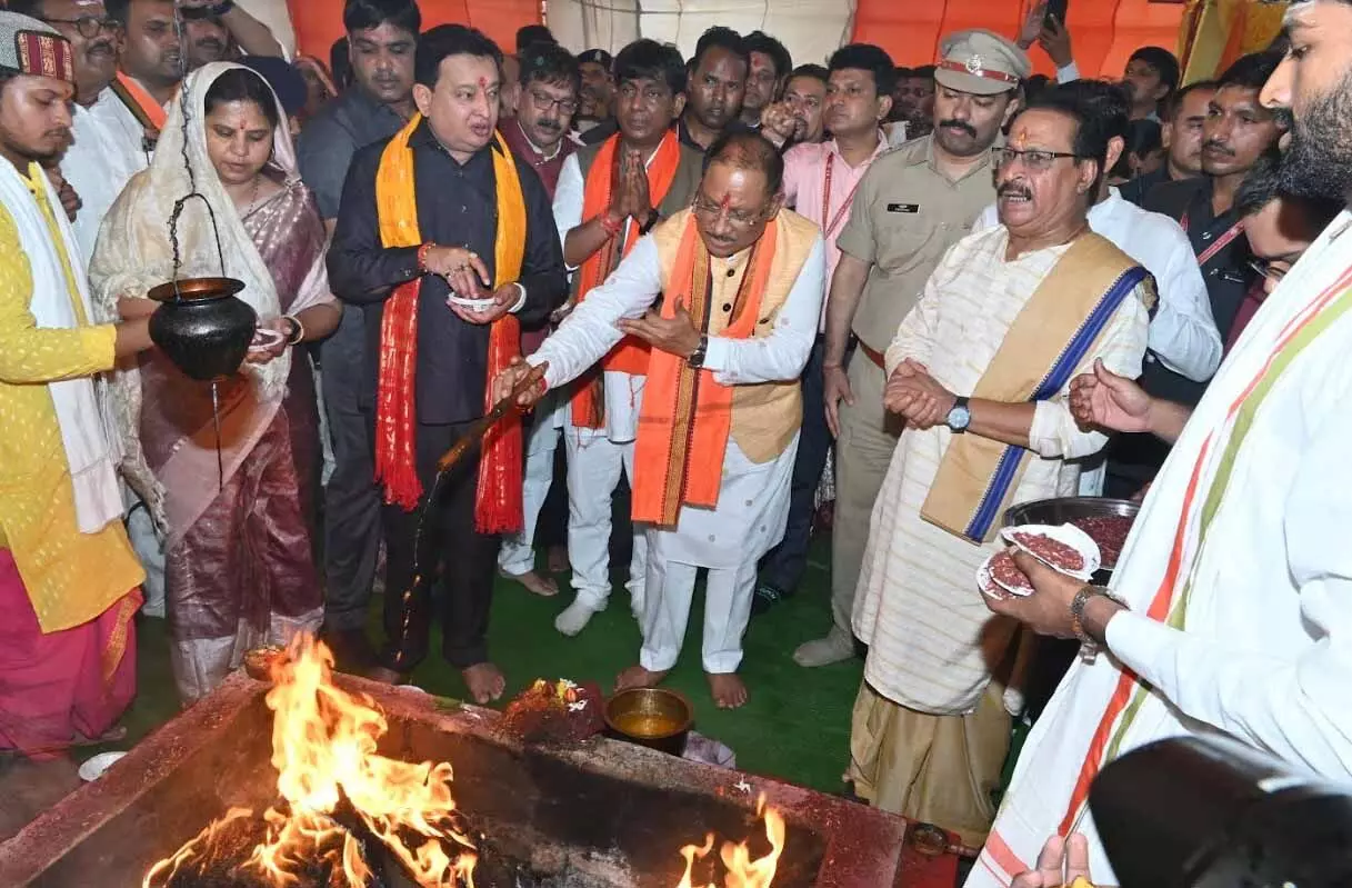 महासमुंद में मुख्यमंत्री साय ने किया रुद्राभिषेक: सावन मास की धूम