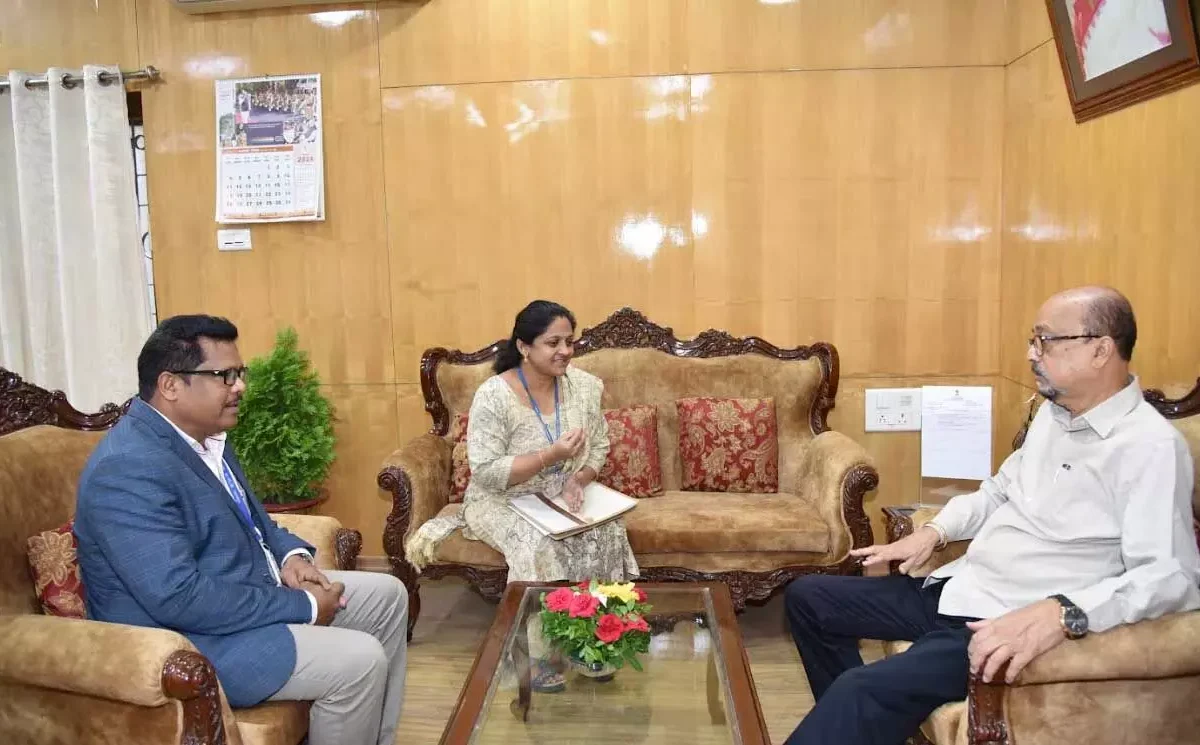 राज्यपाल रमेन डेका से मिले मौसम विभाग के अधिकारी