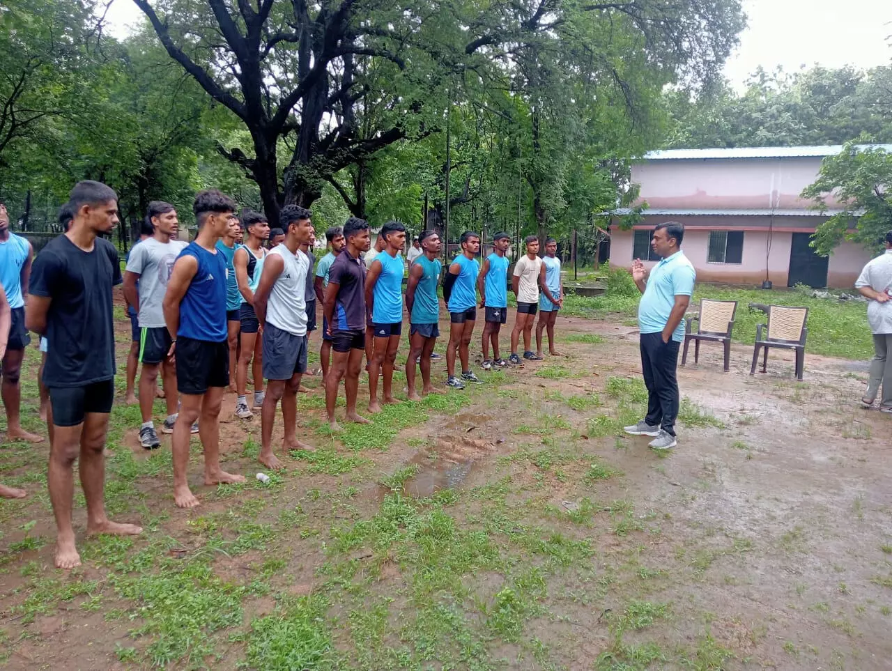 रायगढ़: पुलिस अधीक्षक ने अग्निवीर अभ्यर्थियों को प्रेरित किया, ट्रेनिंग में सर्वोत्तम प्रदर्शन का दिया आह्वान