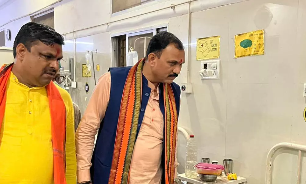 दुर्ग: स्वास्थ्य मंत्री जायसवाल ने अस्पताल का किया औचक निरीक्षण, अनियमितताओं पर सब-इंजीनियर को किया बर्खास्त!