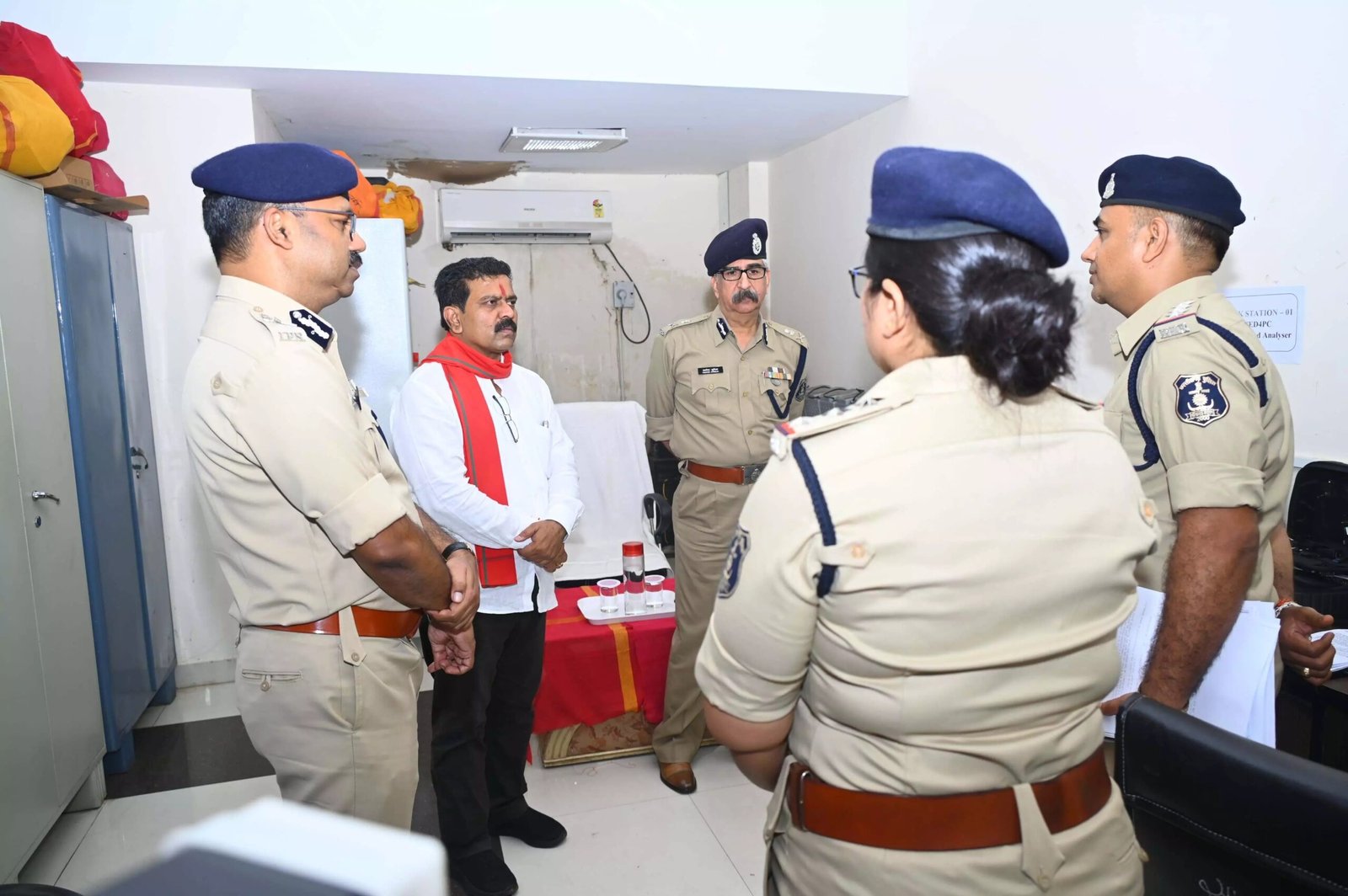 छत्तीसगढ़: साइबर अपराधों से लड़ने के लिए राज्य साइबर फॉरेंसिक लैब का दौरा, उपमुख्यमंत्री ने की समीक्षा