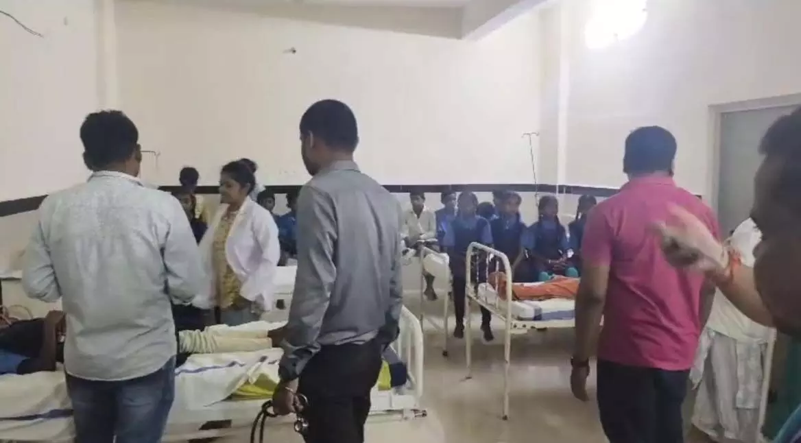 गरियाबंद: स्कूल में मध्यान्ह भोजन में छिपकली मिलने से 23 बच्चे बीमार!