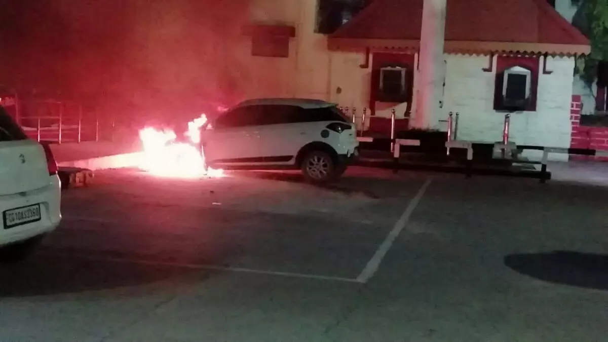 बिलासपुर: ड्राइवर की बाइक में आग लगाने का मामला, चकरभाठा पुलिस कर रही जांच