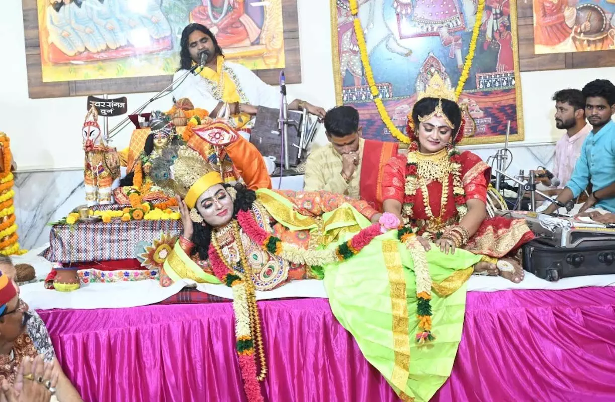 दुर्ग में बाबा रामदेव की लीलामृत कथा में उमड़ा भक्तों का सैलाब, जन्मोत्सव पर दिखा जादुई नज़ारा