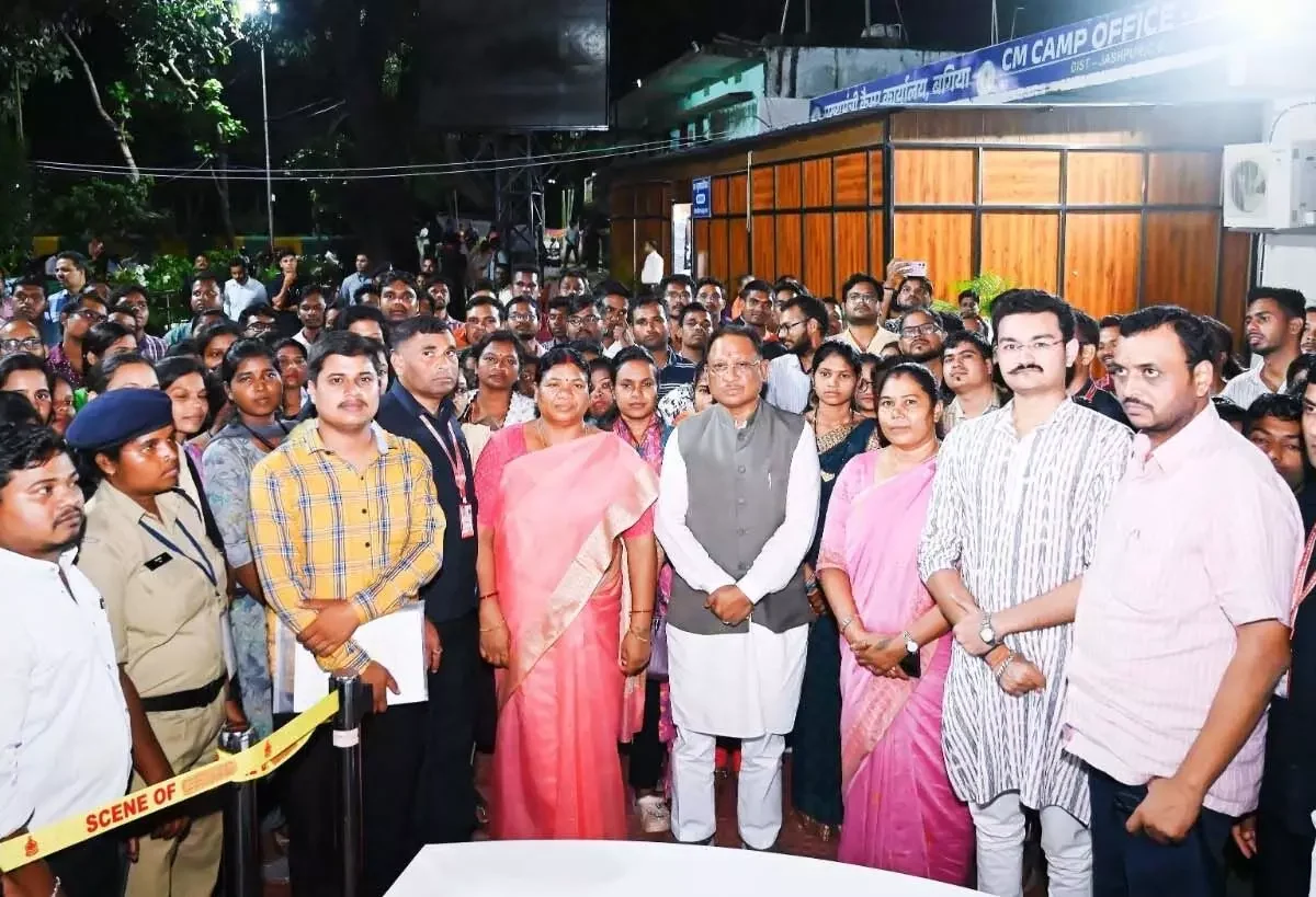 मुख्यमंत्री विष्णुदेव साय ने जशपुर के बगिया में जनता से मुलाकात की, समस्याओं का समाधान करने का दिया आश्वासन