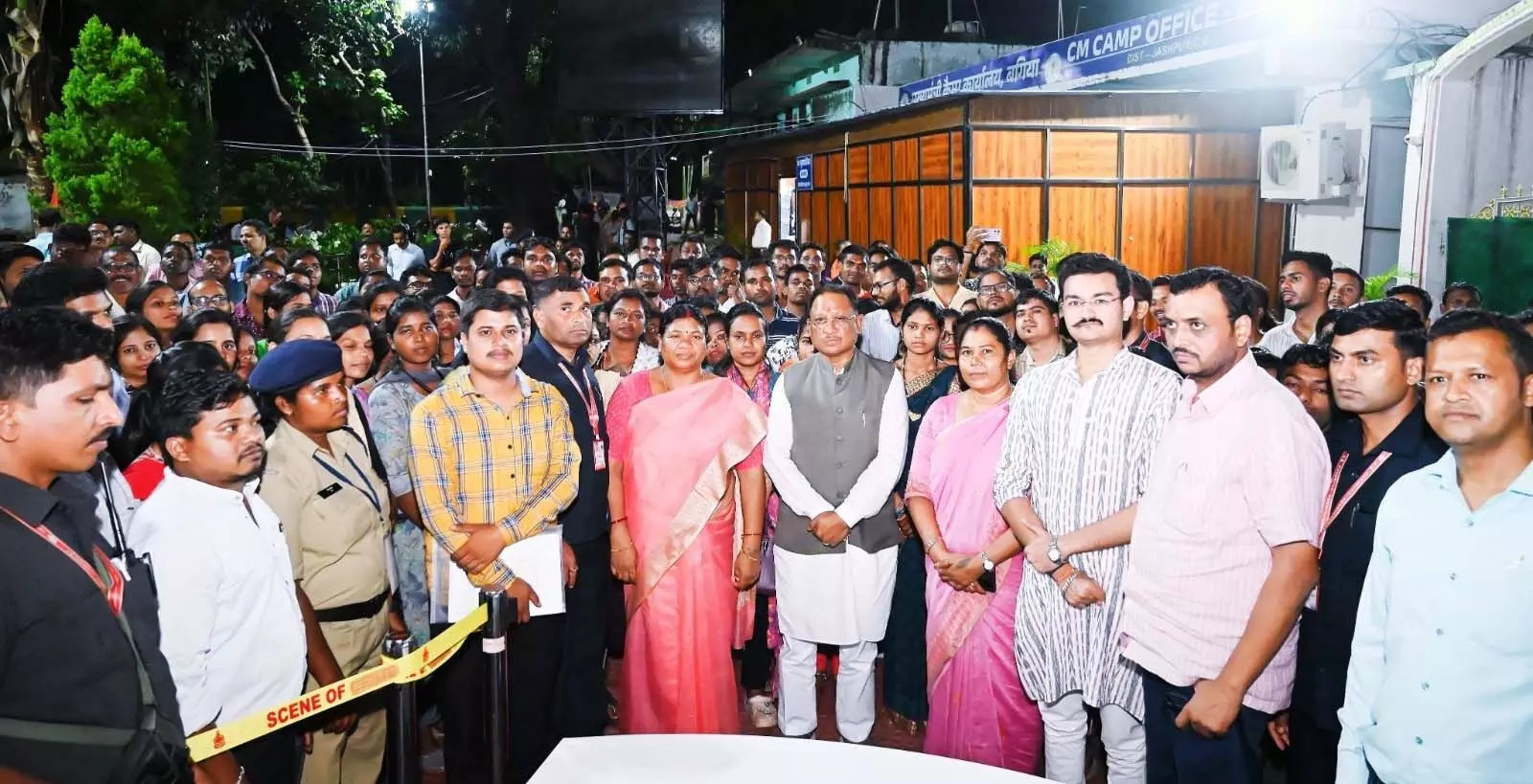 मुख्यमंत्री विष्णुदेव साय ने जशपुर के बगिया में जनता से मुलाकात की, समस्याओं का समाधान करने का दिया आश्वासन