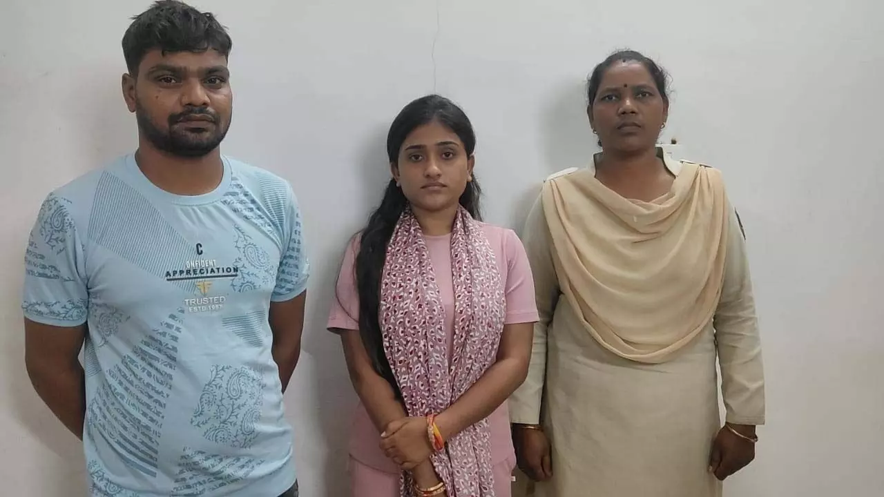 रायपुर में कपड़ों की दुकान में फोन पे के ज़रिए ठगी!