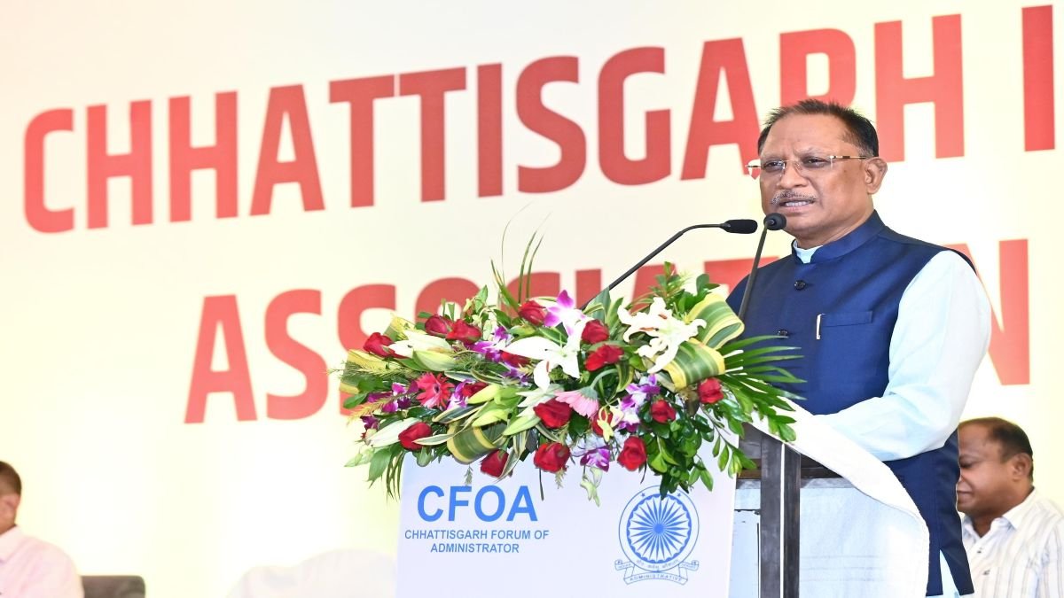 छत्तीसगढ़: मुख्यमंत्री श्री साय ने आईएएस अधिकारियों से की अपील, "जनता की सेवा में समर्पित रहें, टीम भावना से काम करें"