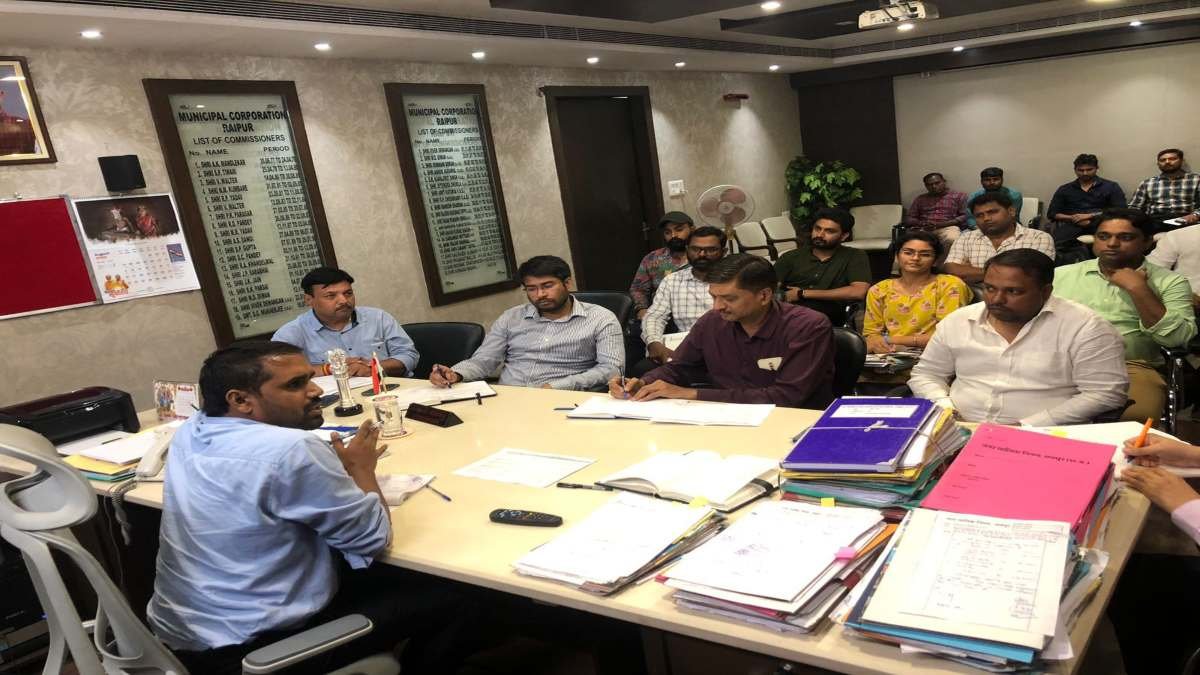 रायपुर स्मार्ट सिटी के ठेकेदारों को आयुक्त मिश्रा की फटकार! एसटीपी निर्माण कार्य में देरी पर जताई नाराजगी