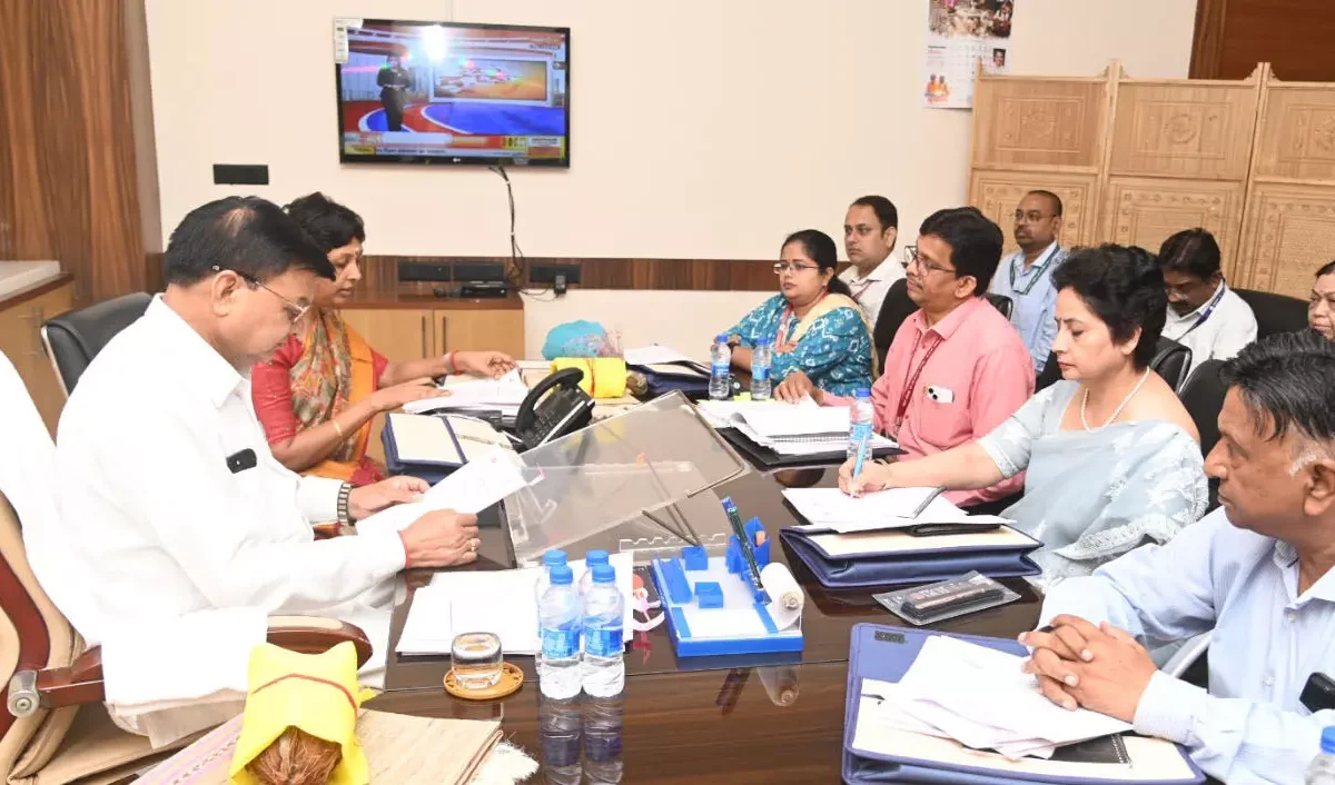 छत्तीसगढ़ में ईएसआईसी सेवाओं में सुधार: श्रम मंत्री ने दिए अहम निर्देश