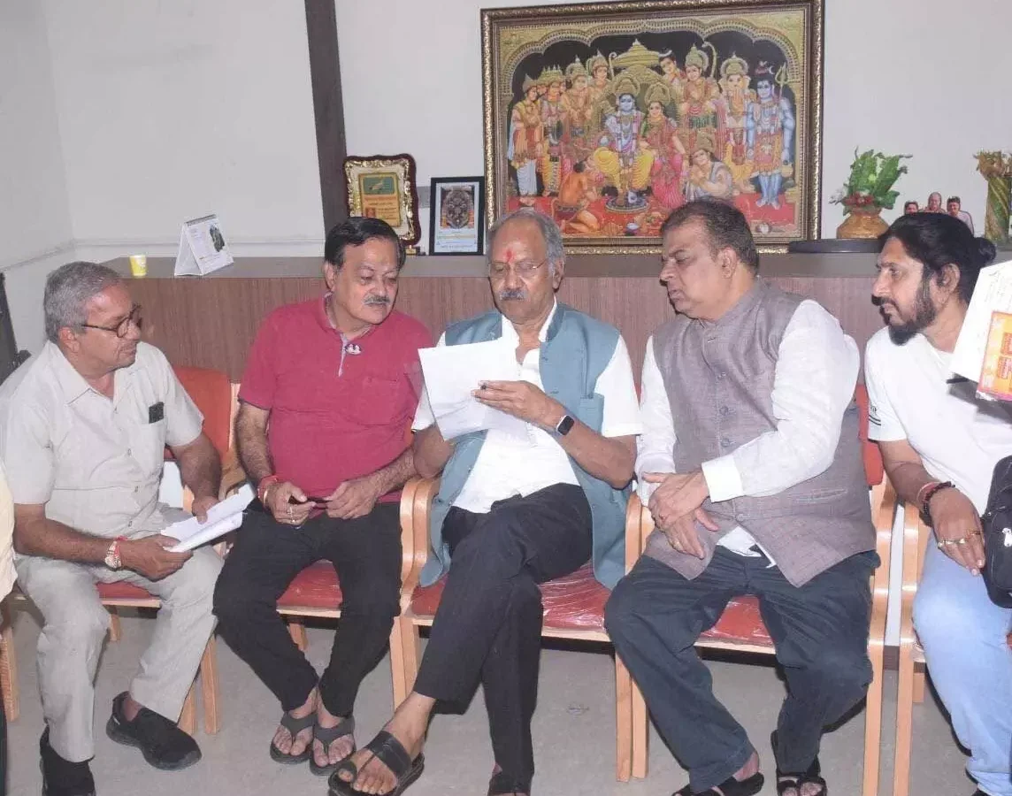 रायपुर: अमर शहीद हेमू कालानी की प्रतिमा स्थापना और चौक के सौंदर्यीकरण की मांग