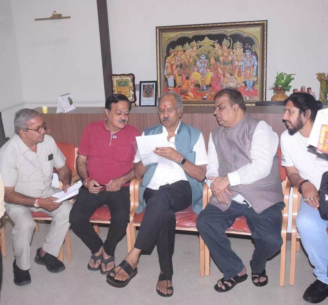 रायपुर: अमर शहीद हेमू कालानी की प्रतिमा स्थापना और चौक के सौंदर्यीकरण की मांग