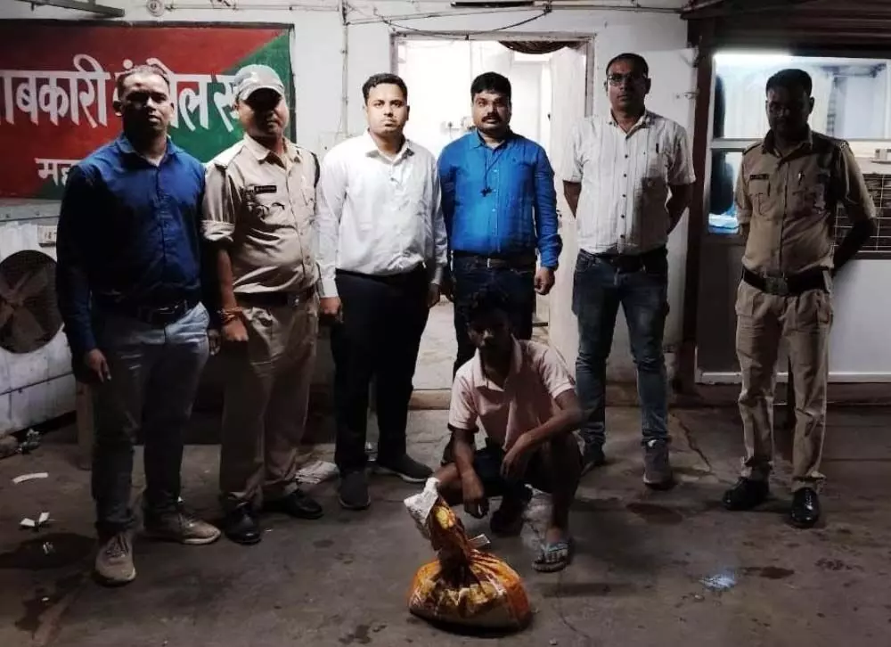 महासमुंद: अवैध शराब के खिलाफ कार्रवाई जारी, आबकारी टीम ने दो अलग-अलग मामलों में 22 लीटर शराब जब्त की