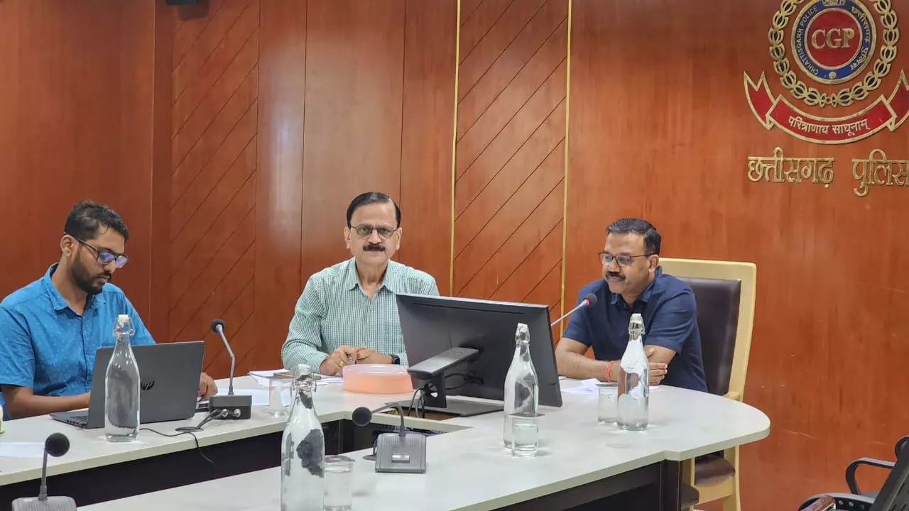 रायगढ़: सड़क दुर्घटनाओं की रोकथाम के लिए वर्चुअल समीक्षा बैठक, हिट एंड रन और आवारा पशुओं से होने वाली दुर्घटनाओं पर विशेष ध्यान