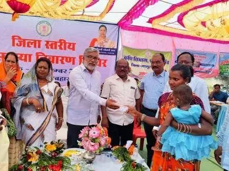 जशपुर में जनसमस्या निवारण शिविर: लोगों की समस्याओं का समाधान और योजनाओं का लाभ!