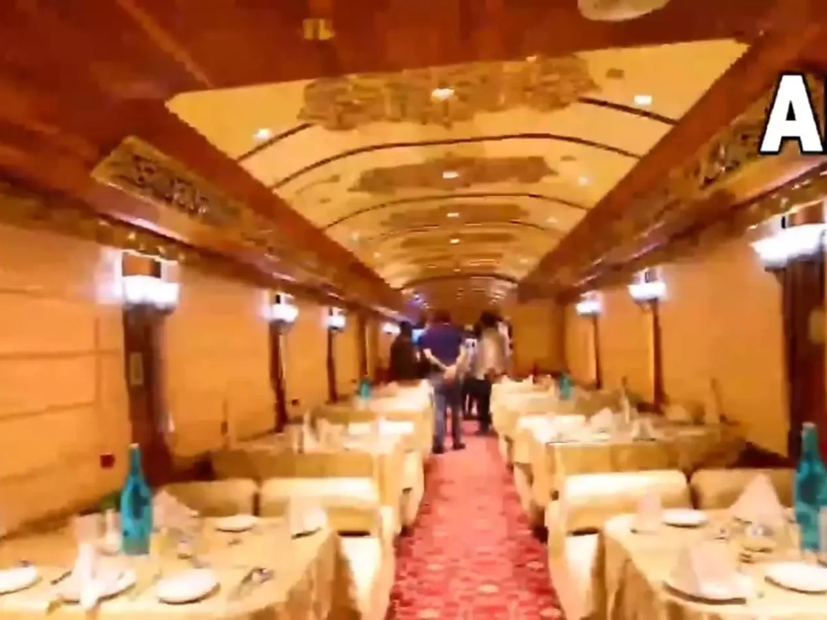 भारत की शानदार ट्रेन "पैलेस ऑन व्हील्स" हुई रवाना, रॉयल सफर के लिए तैयार!