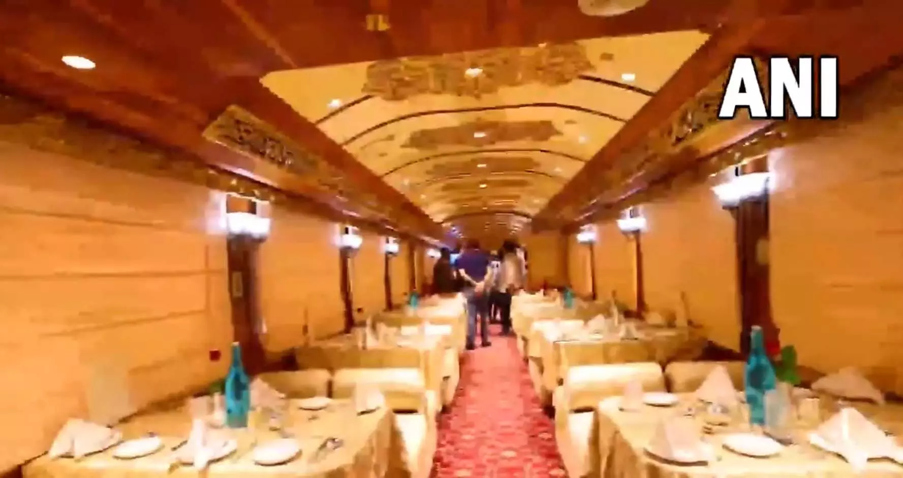 भारत की शानदार ट्रेन "पैलेस ऑन व्हील्स" हुई रवाना, रॉयल सफर के लिए तैयार!