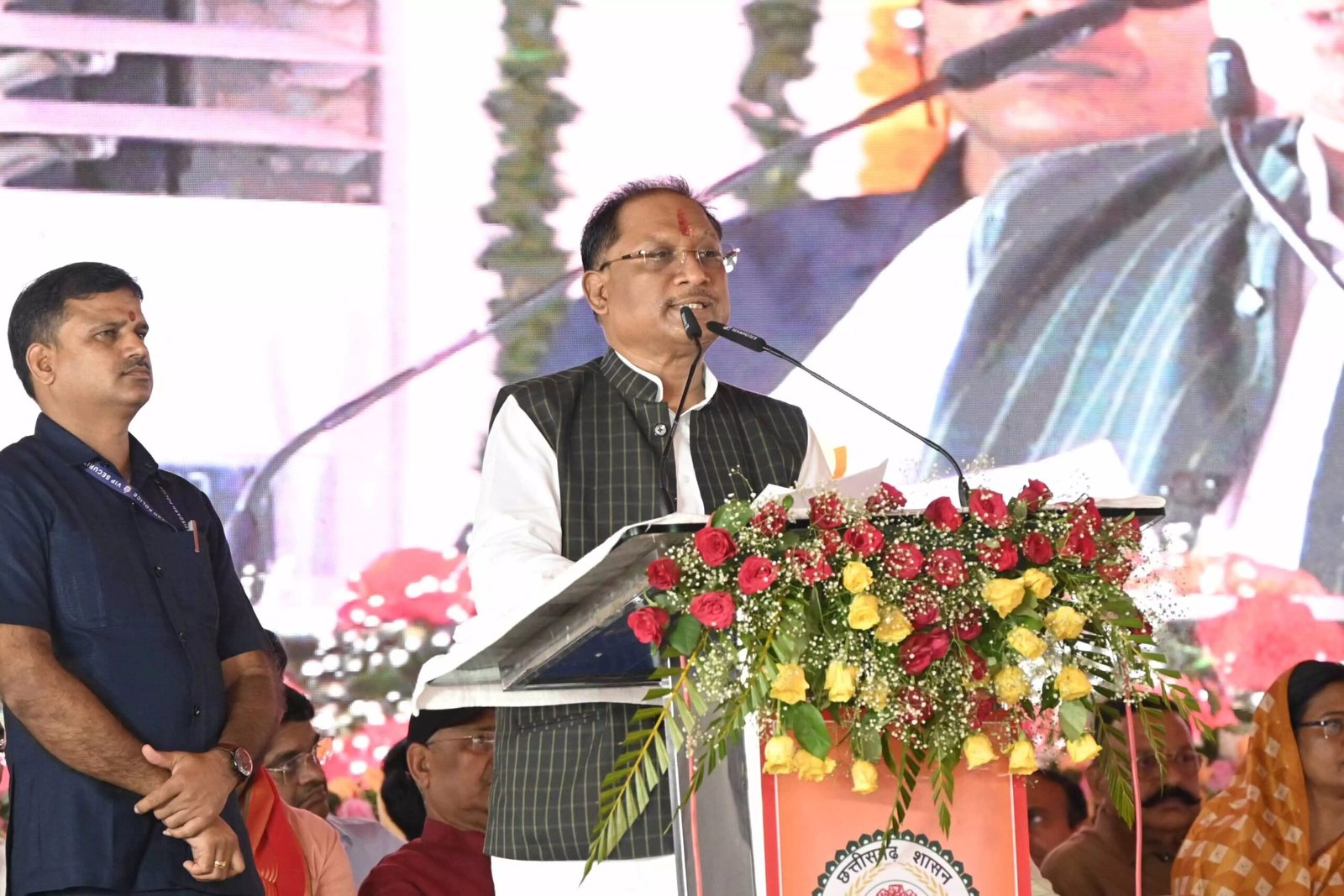 सूरजपुर में सीएम साय का सियान सम्मान समारोह: 8 बड़ी घोषणाओं से हुआ विकास का ऐलान