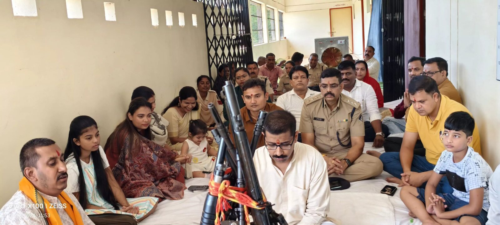 धमतरी पुलिस लाईन में हुई शस्त्र पूजा, बुराई पर अच्छाई की जीत का जश्न मनाया गया